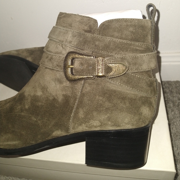 💥NEW MARC FISHER Green Suede Yandi Western Belted Boots💥 - Picture 4 of 8